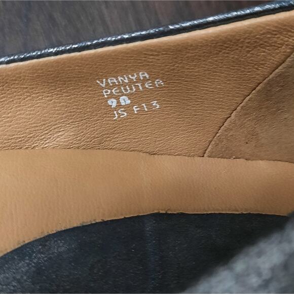 Earthies Vanya Metallic Pewter Flat - Picture 5 of 6